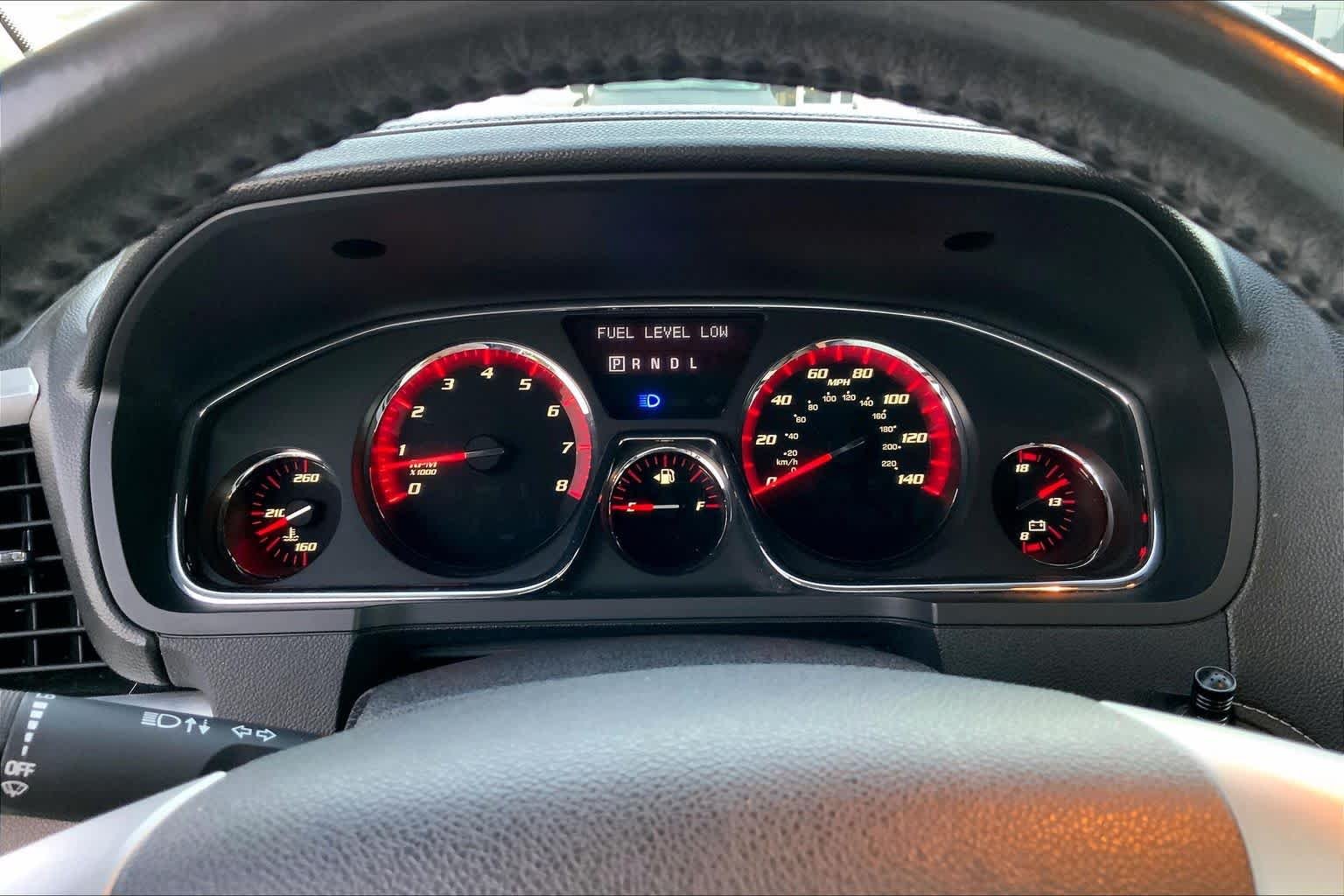 Used 2014 Champagne Silver Metallic GMC SLT image 22