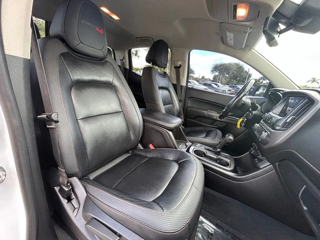 Used 2021 Summit White GMC AT4 w/Leather image 29