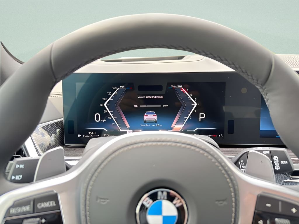 New 2026 Mineral White Metallic BMW sDrive40i image 13