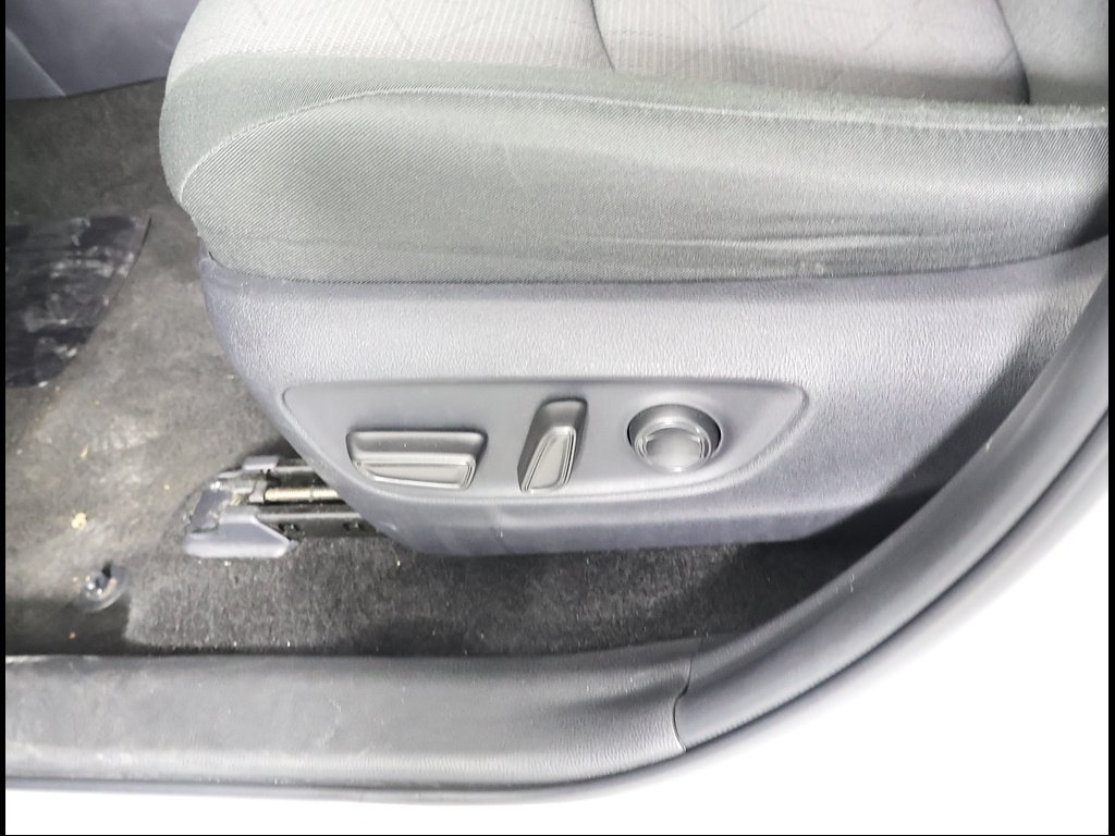 Used 2025 Ice Cap Toyota XLE image 10