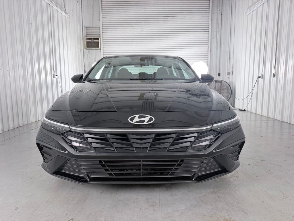 Used 2026 Black Hyundai SE image 2