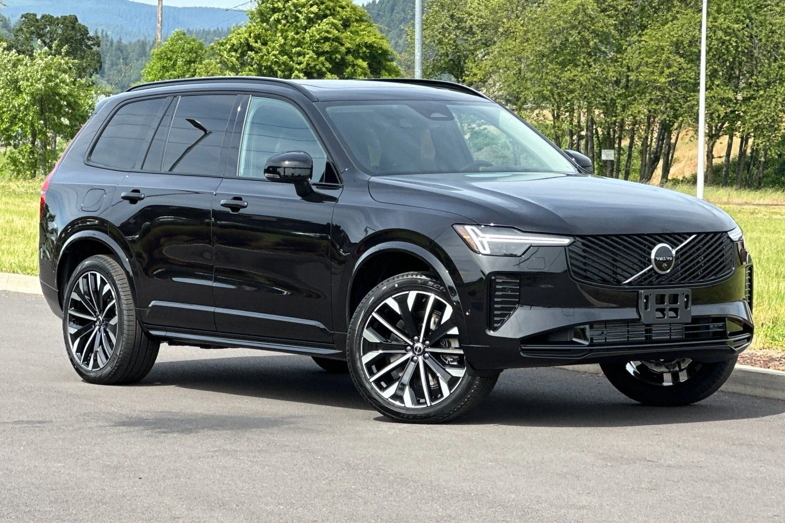2026 Volvo XC90 T8 Recharge Ultra Dark 4WD's photo