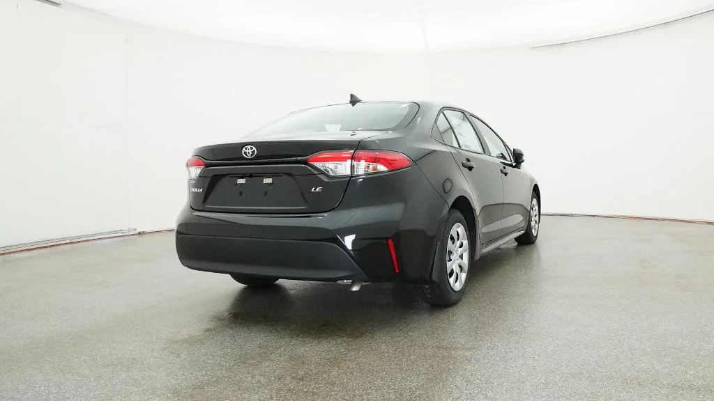New 2026 Midnight Black Metallic Toyota LE image 21
