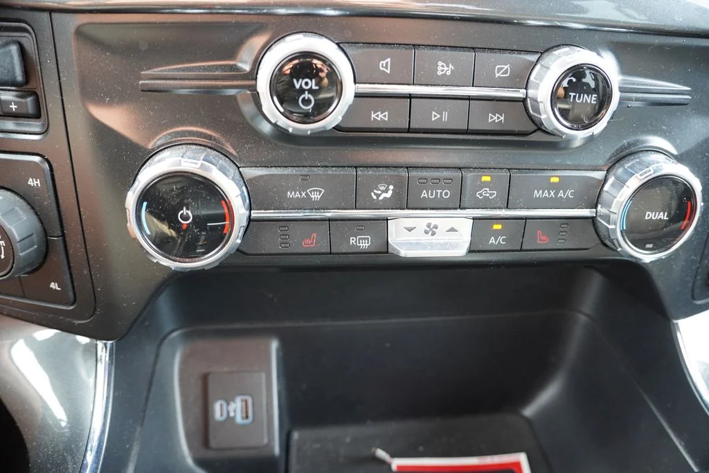 Used 2022 Black Ford XLT image 6