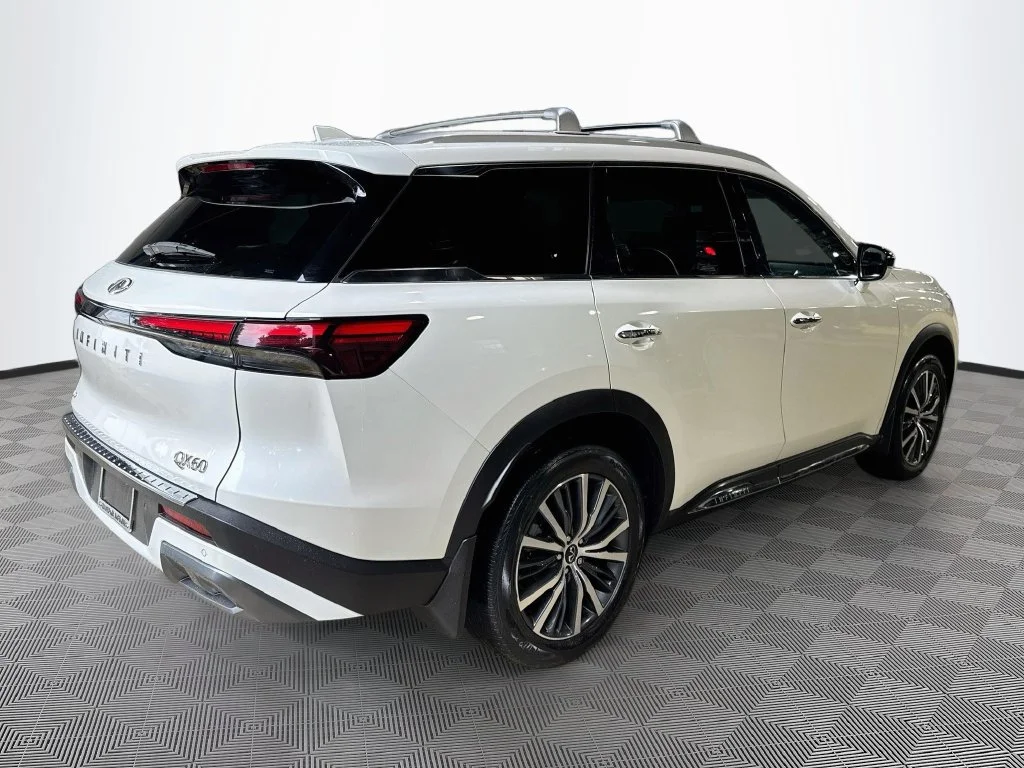 Certified Used 2023 White INFINITI Sensory image 6