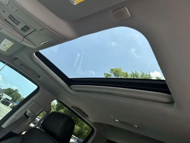 Used 2017 Silver GMC Denali image 30
