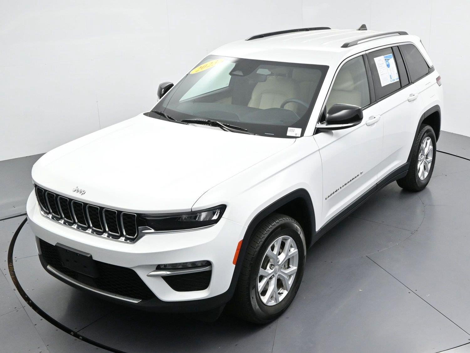 Used 2023 White Jeep Limited image 40