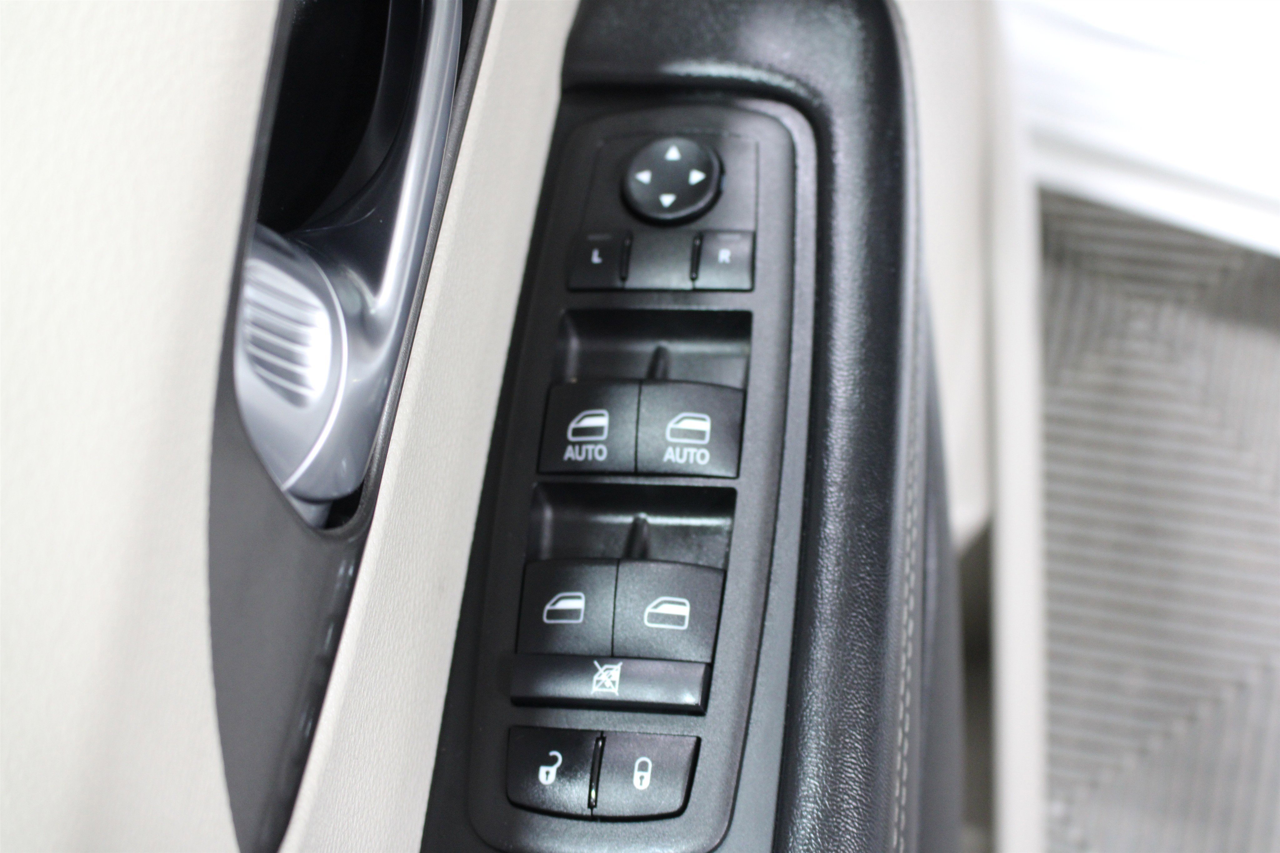 Used 2024 Bright White Clearcoat Chrysler Touring L image 7