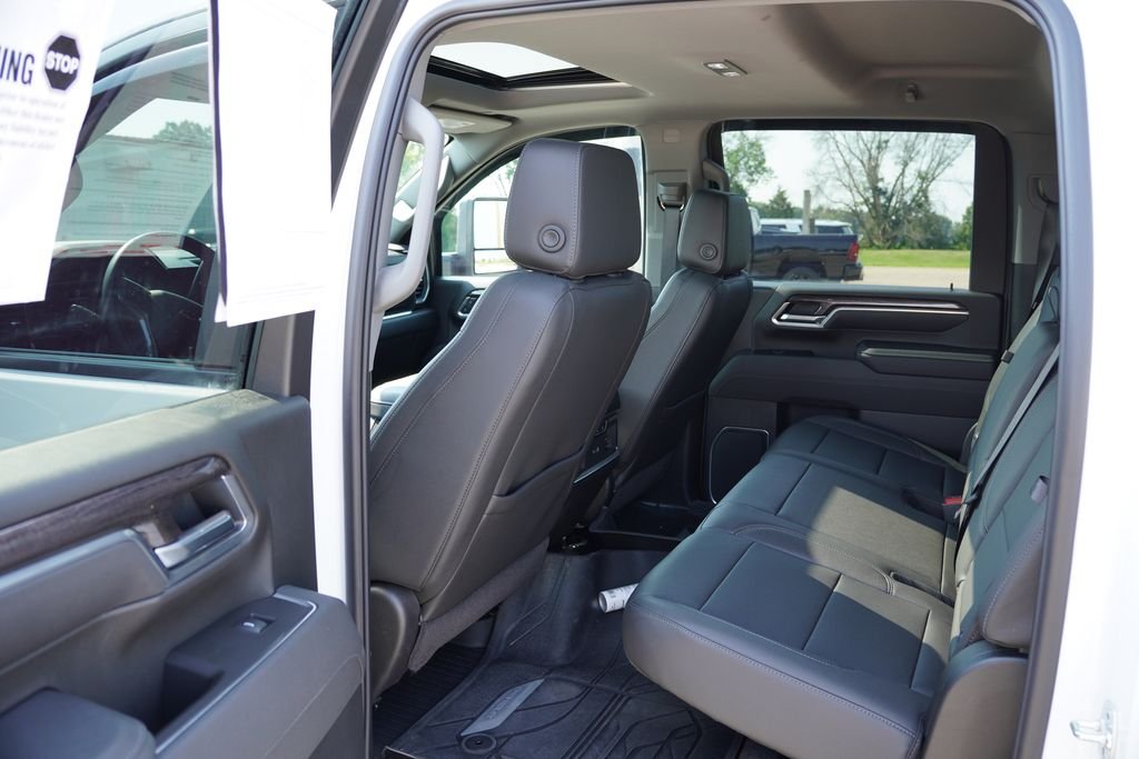 Used 2025 White Chevrolet LTZ image 18