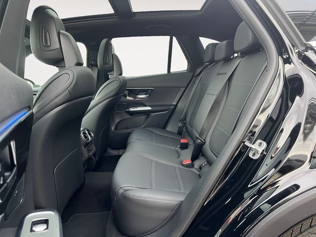 Used 2026  Mercedes-Benz GLC 300 image 13