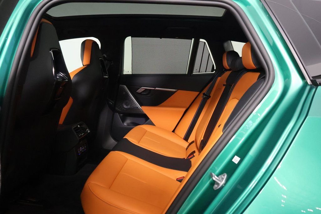 Used 2025 Green Metallic BMW TOURING image 11