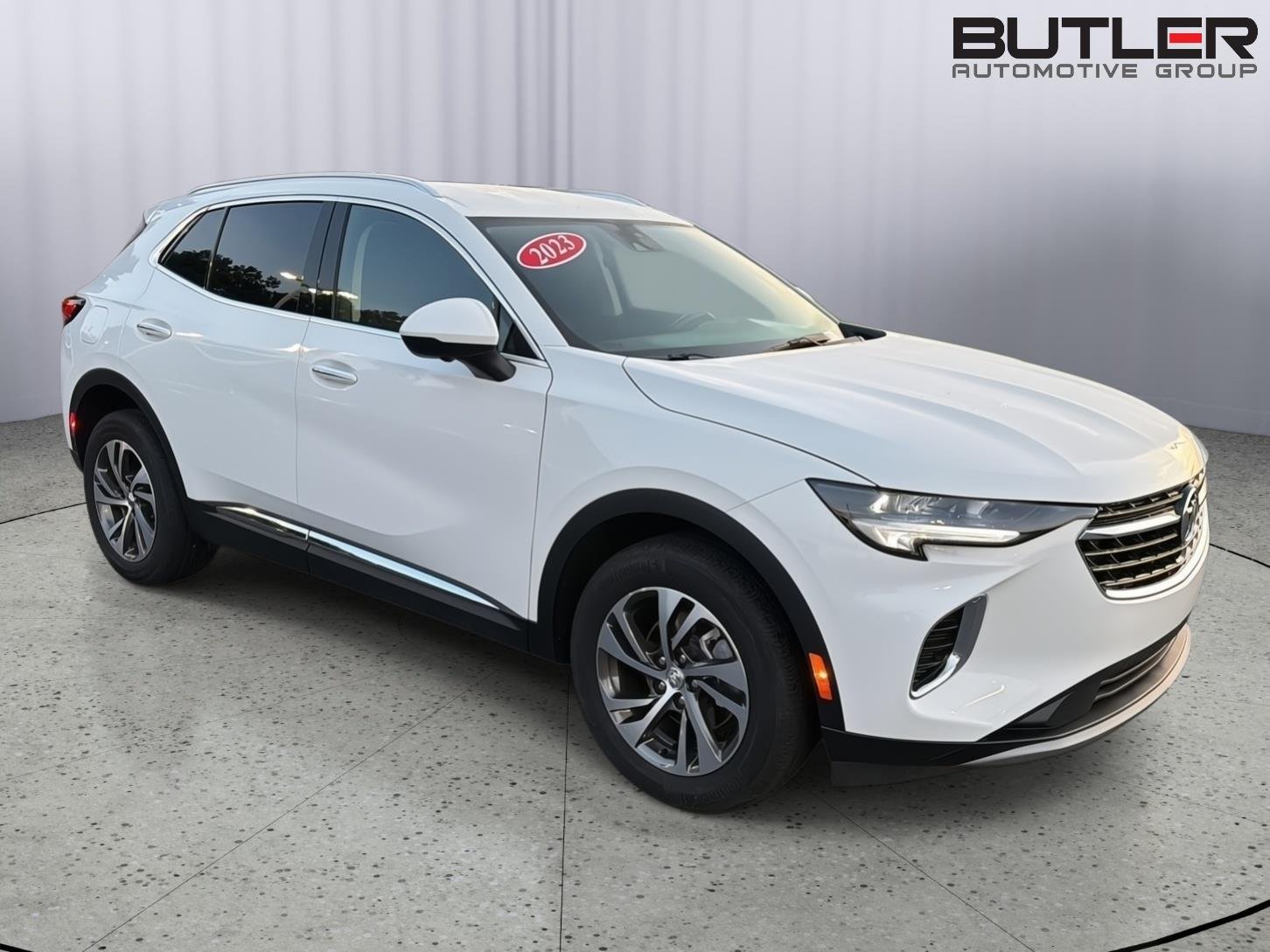 Used 2023 Summit White Buick Essence image 8