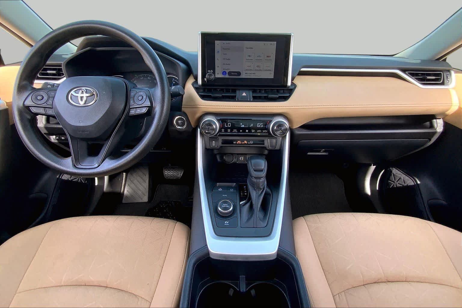 Used 2025 Ice Cap Toyota Hybrid XLE image 15