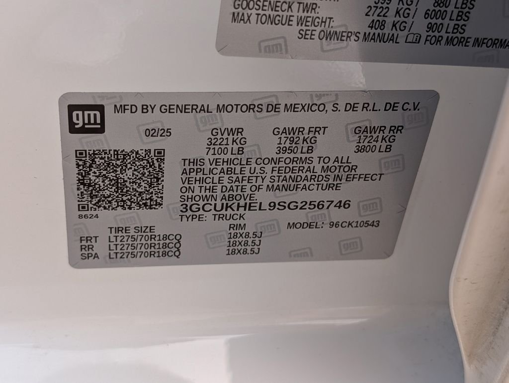 Used 2025 White Chevrolet ZR2 image 39
