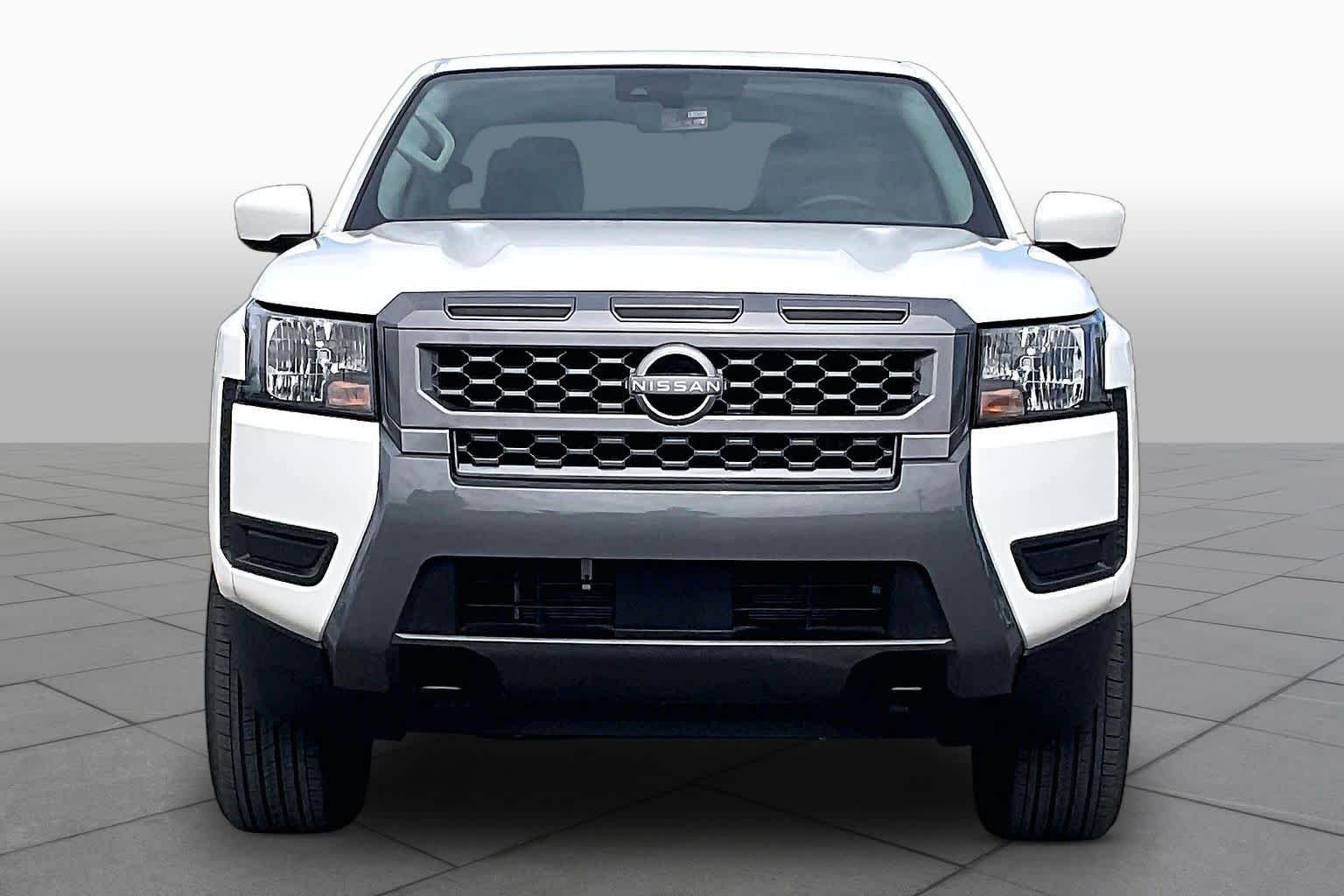 Used 2025 Glacier White Nissan SV image 4