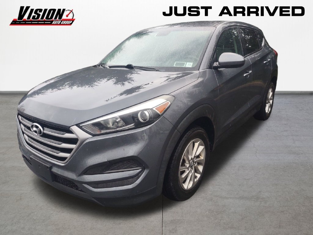 Used 2018 Gray Hyundai SE image 1