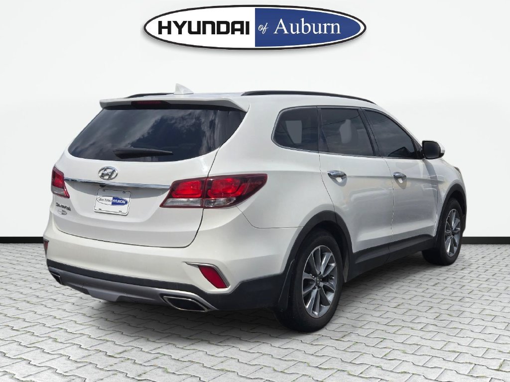 Used 2017 White Hyundai SE image 5