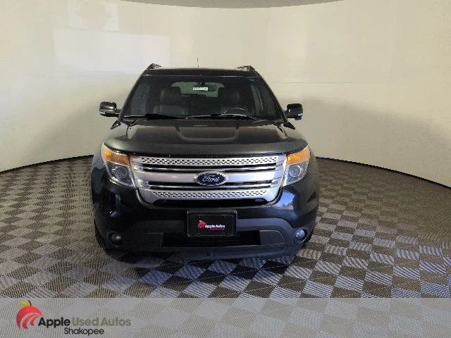 Used 2014 Black Ford XLT image 2
