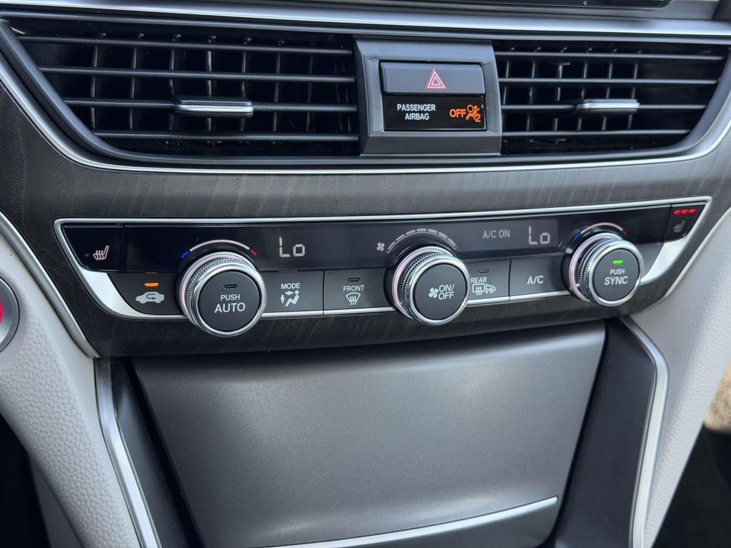 Used 2018 White Honda EX image 5