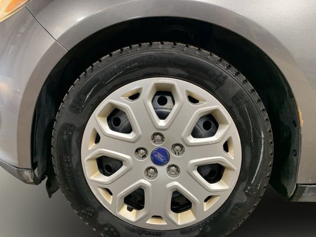 Used 2012 Gray Ford SE image 15