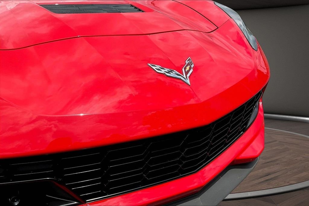 Used 2019 Red Chevrolet Grand Sport image 32
