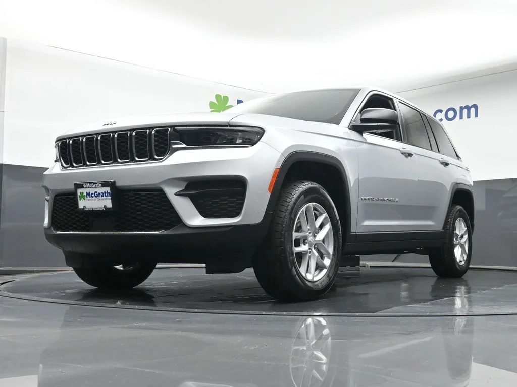 New 2025 Silver Jeep Laredo X image 7
