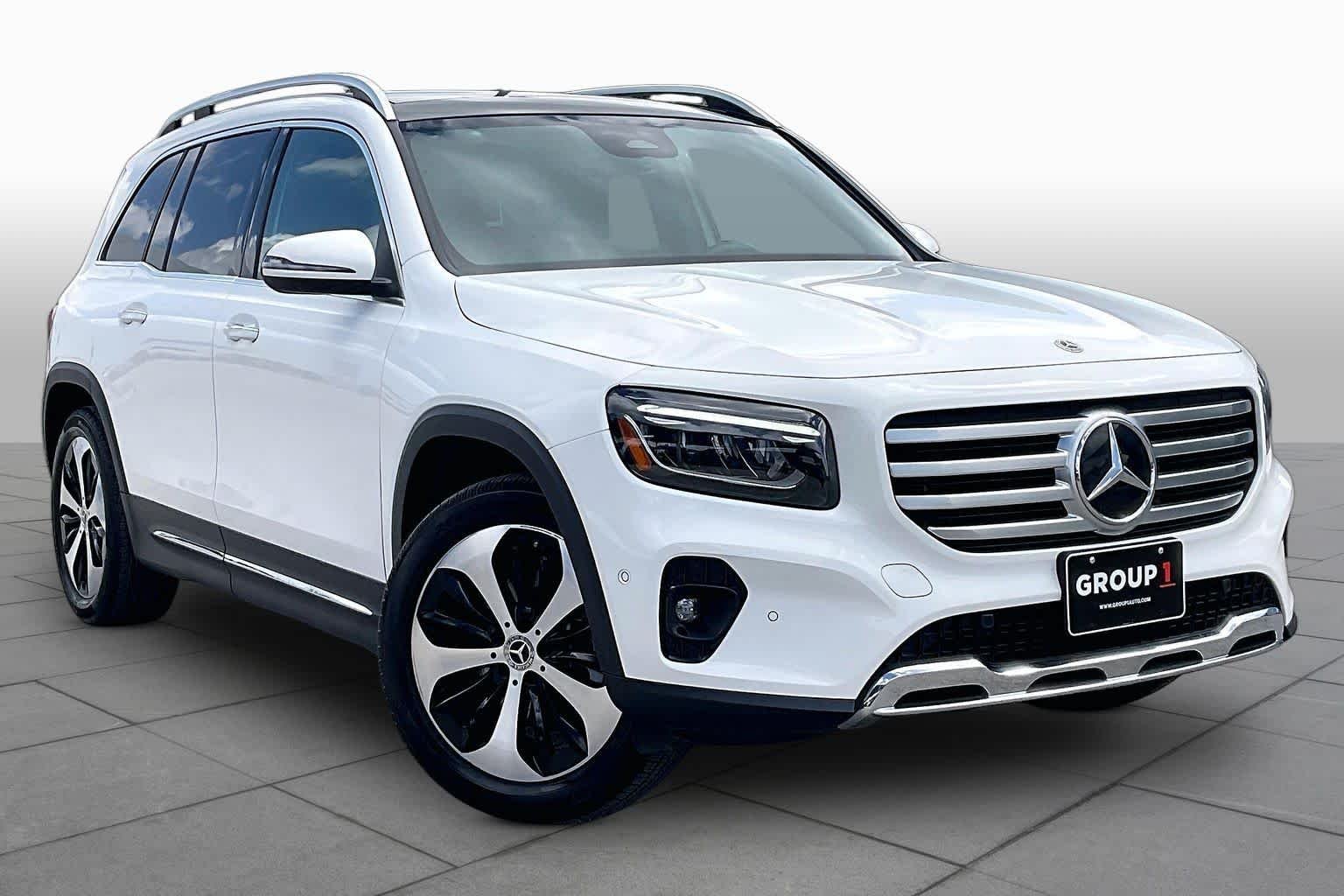 Used 2025 Polar White Mercedes-Benz GLB 250 image 3