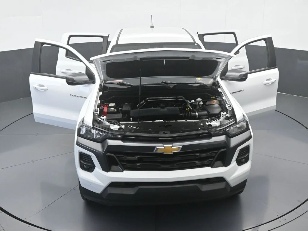 Used 2023 Summit White Chevrolet LT image 65