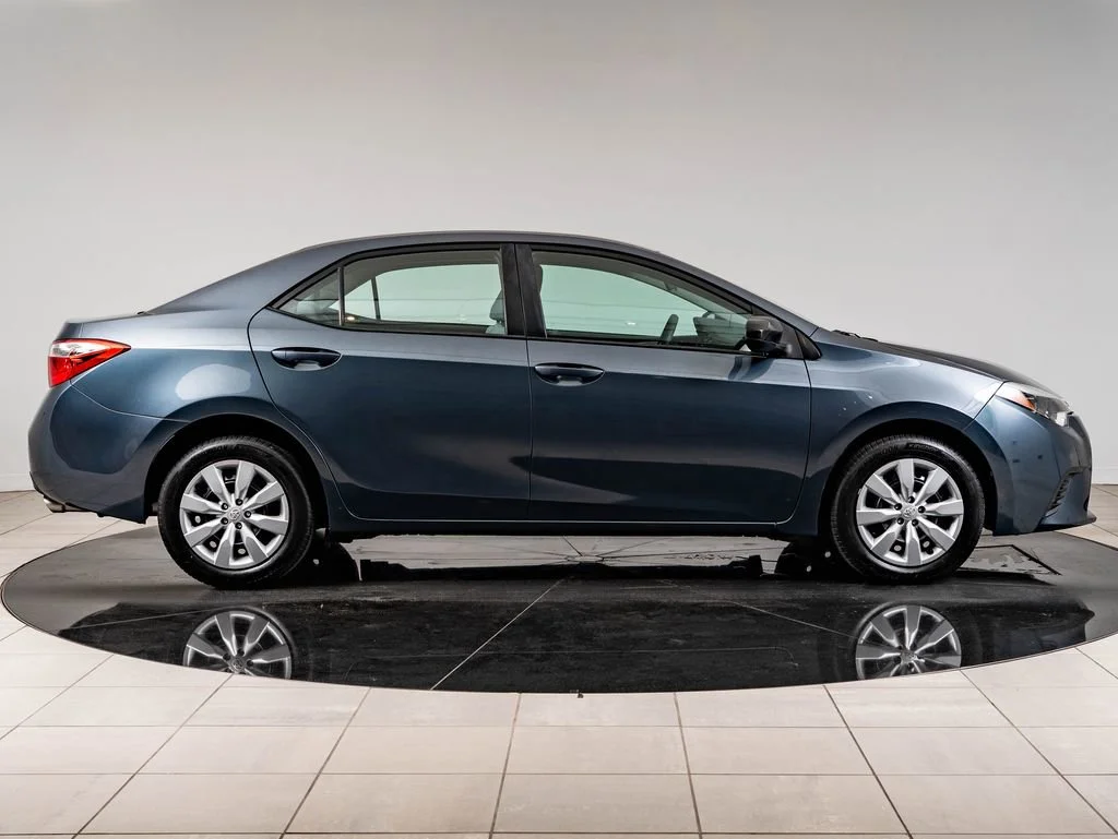 Used 2015 Slate Metallic Toyota LE image 11