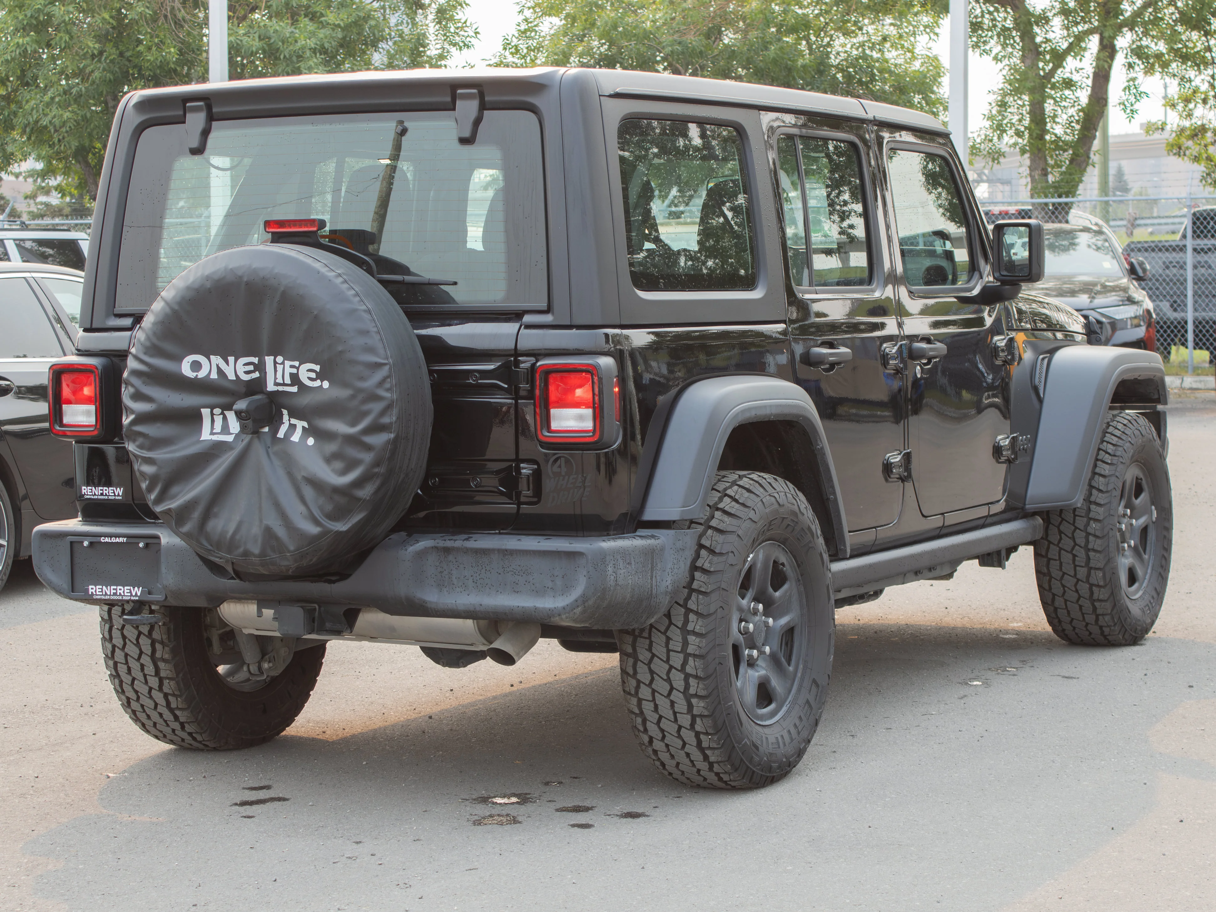 Certified Used 2024 Black Jeep Sport * No Accidents | Hardtop | 3.6L V6 | Skid Plates | Local Trade-In | Apple CarPlay image 16