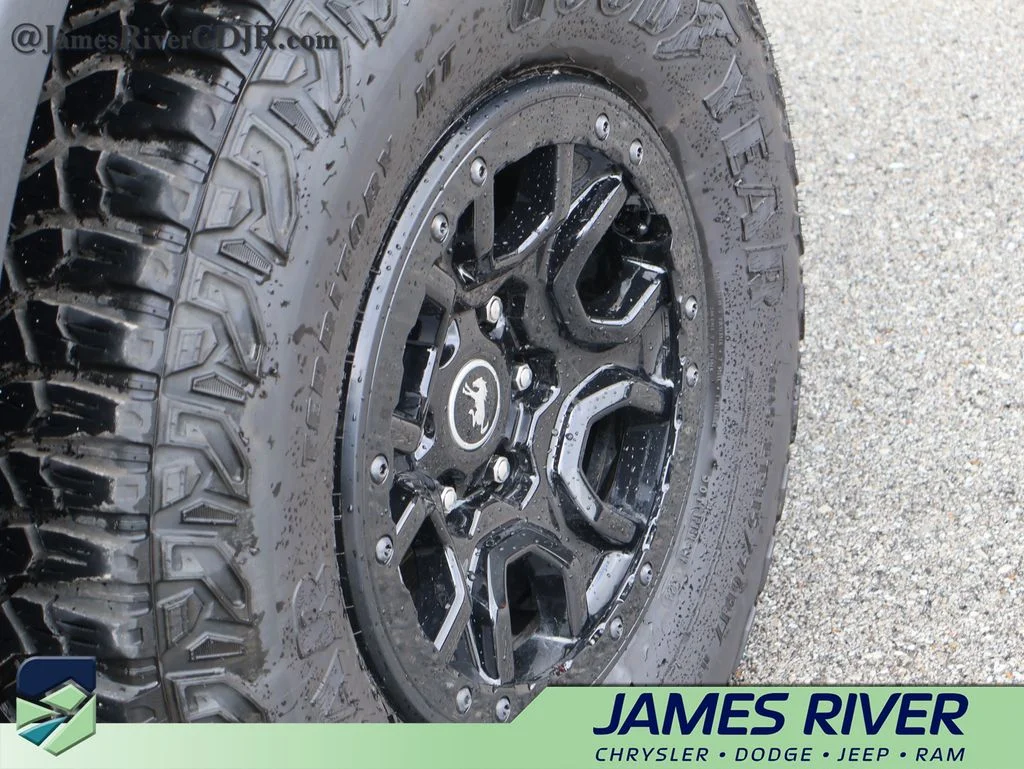 Used 2024 Black Ford Wildtrak image 38