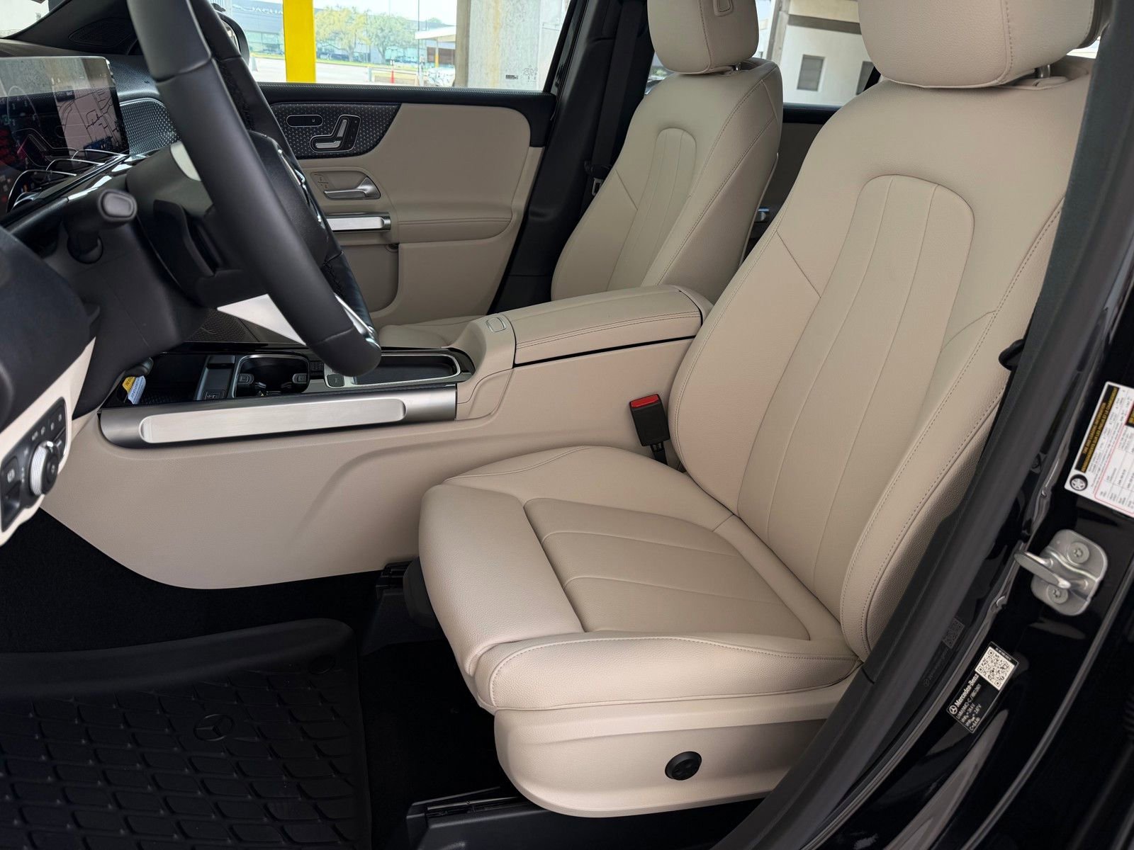 New 2026 Night Black Mercedes-Benz GLB 250 image 38