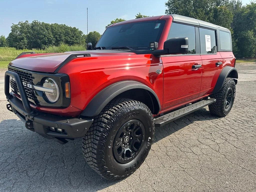 Used 2022 Red Ford Wildtrak image 1
