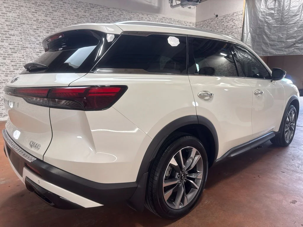 Used 2023 Majestic White INFINITI LUXE image 7