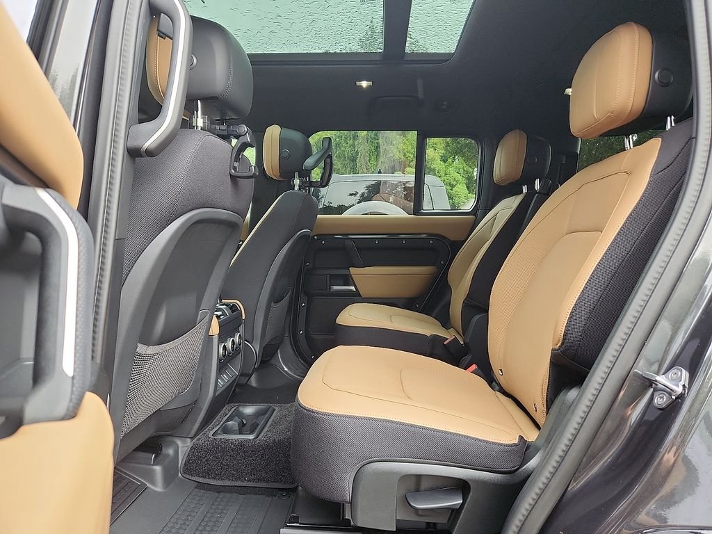 New 2026 Carpathian Grey Land Rover V8 image 5