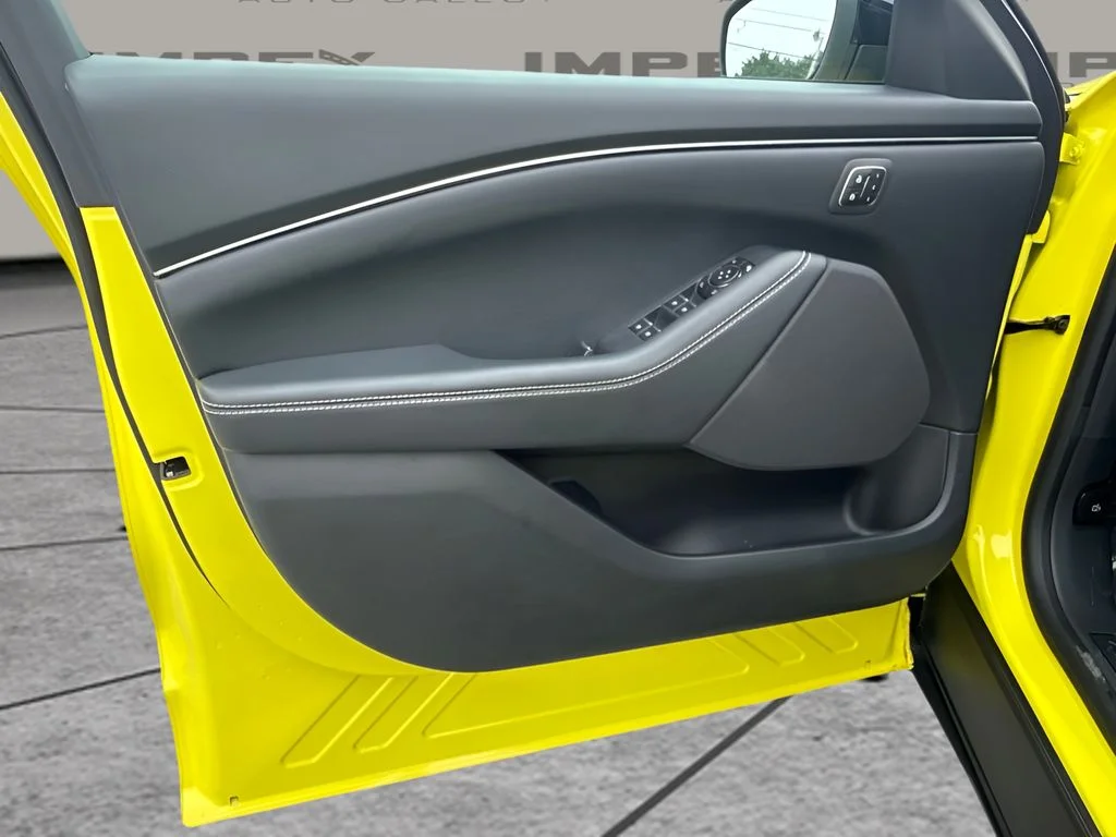 Used 2025 Yellow Ford Select image 15