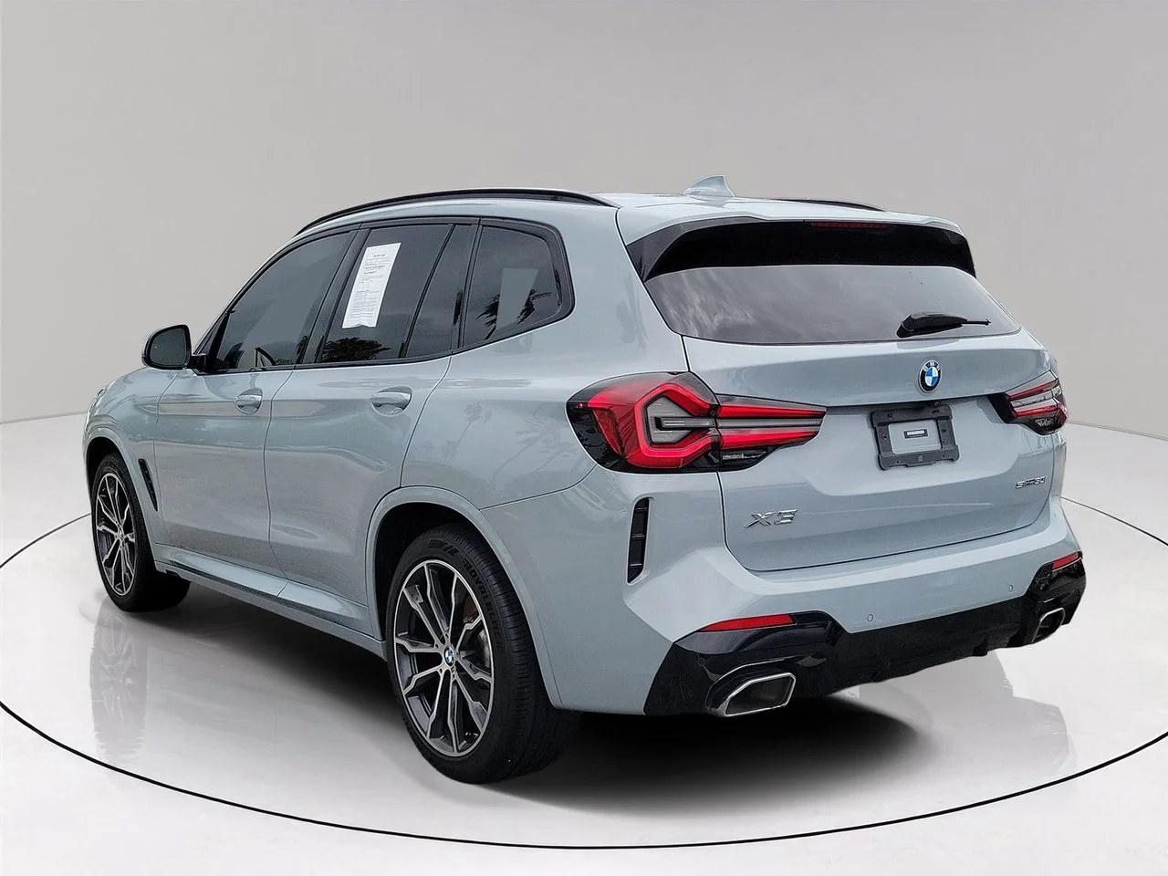 Used 2022 Gray BMW sDrive30i image 6
