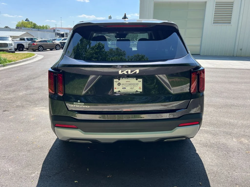 2025 Kia Sorento LX - Photo 6