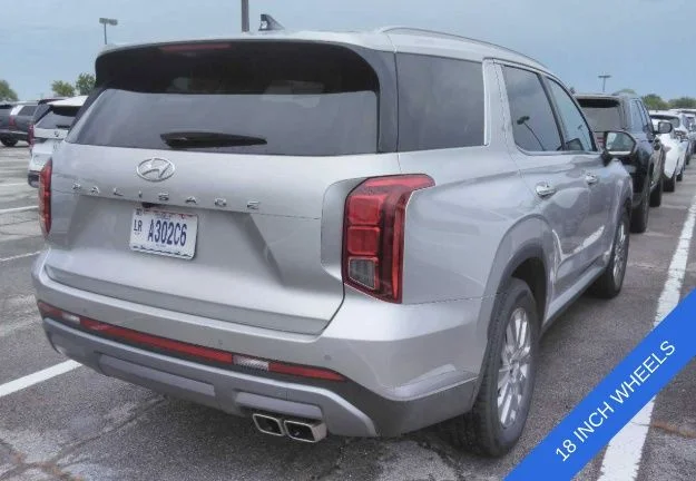 Used 2025 Silver Hyundai SEL image 8