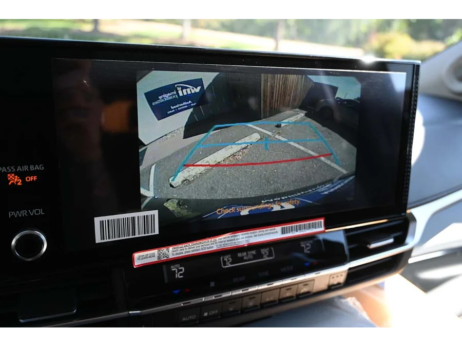 2025 Toyota Sienna XLE - Photo 34