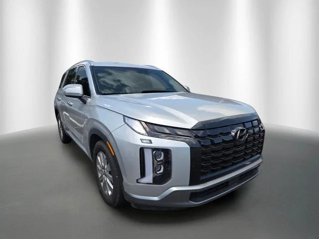 Used 2025 Silver Hyundai SEL image 5