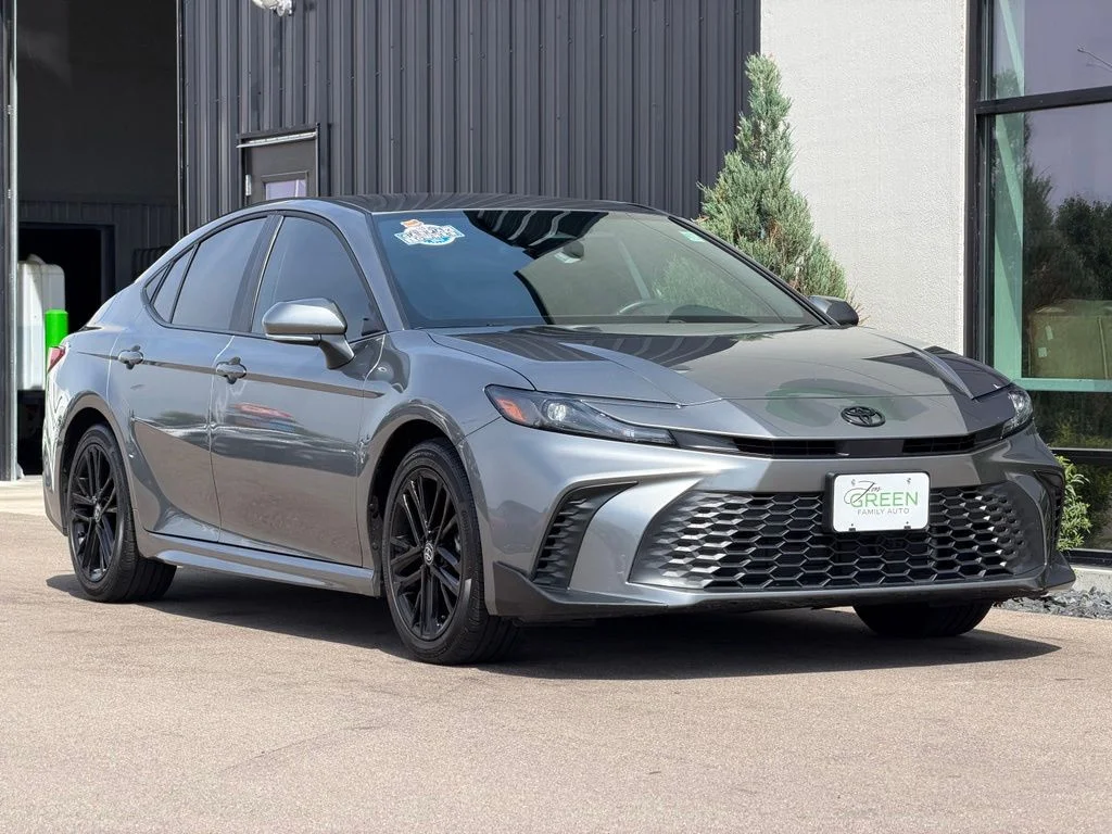 Used 2026  Toyota SE image 4