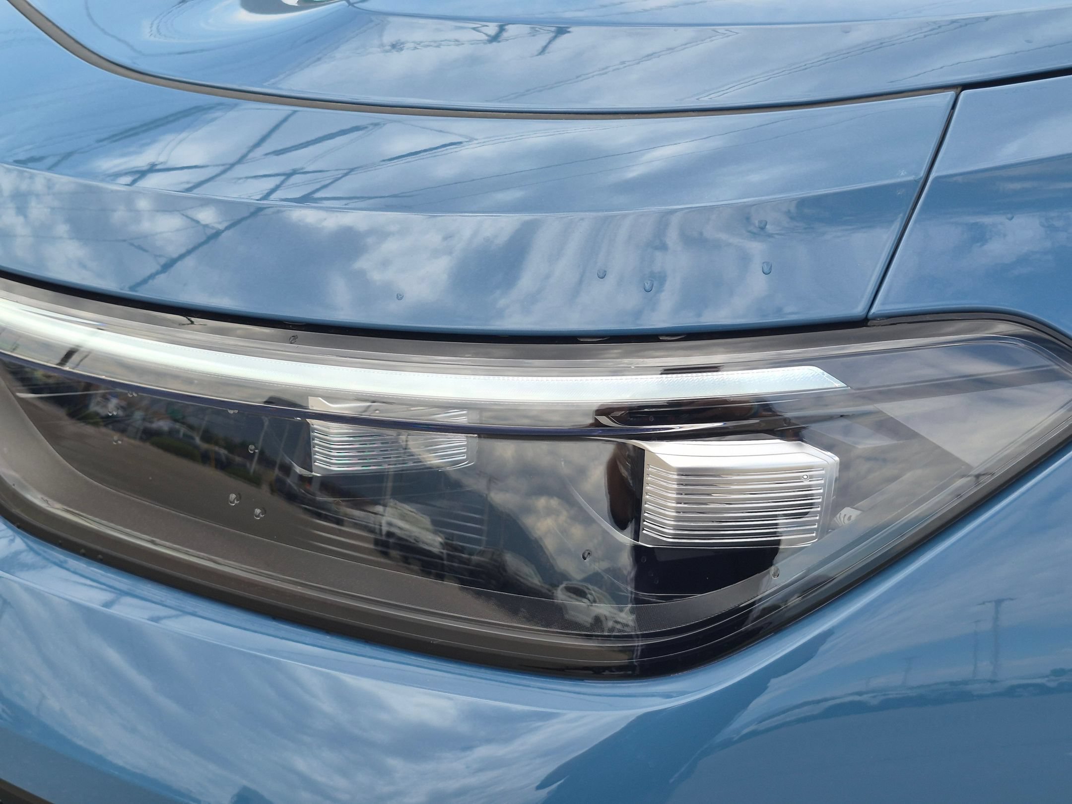 New 2026 Monterey Blue Pearl Volkswagen SE image 10