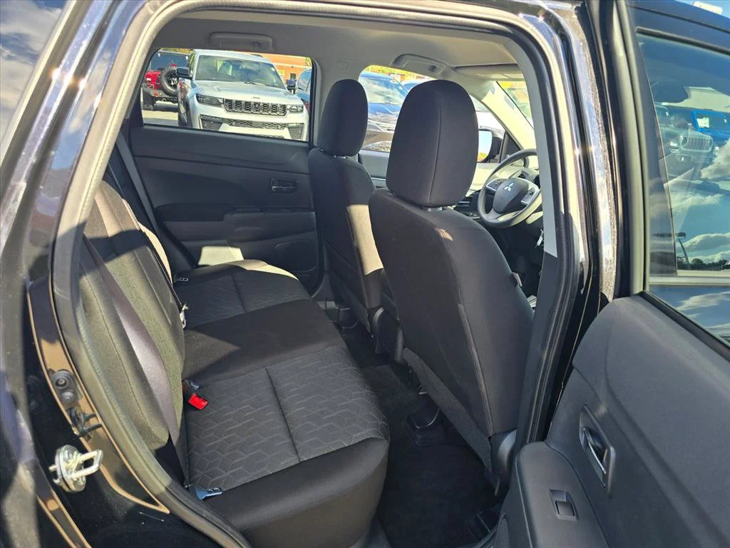 Used 2025 Black Mitsubishi 2.0 SE image 13