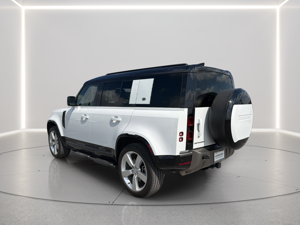 Used 2024 Fuji White Land Rover X-Dynamic SE image 14