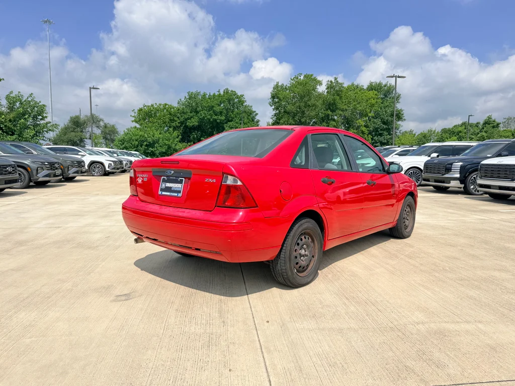 Used 2006 Infra-Red Clearcoat Ford SE image 6