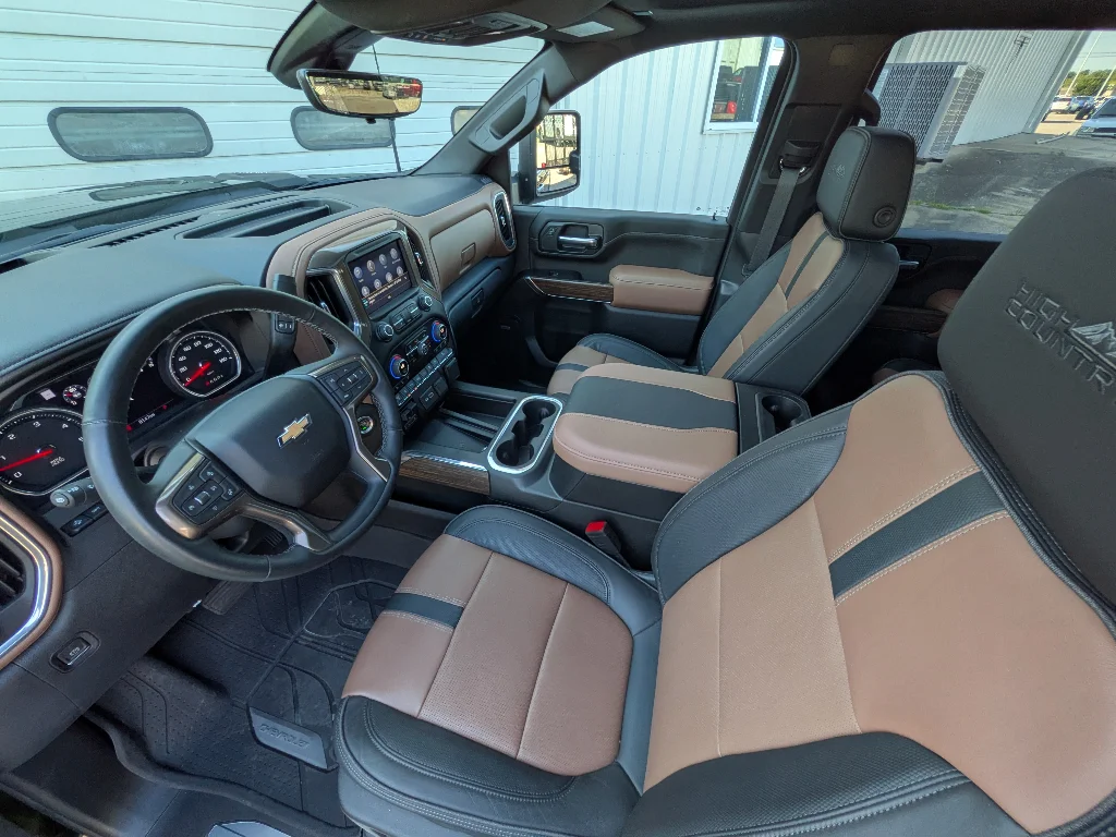 Used 2023 BLACK Chevrolet High Country image 9