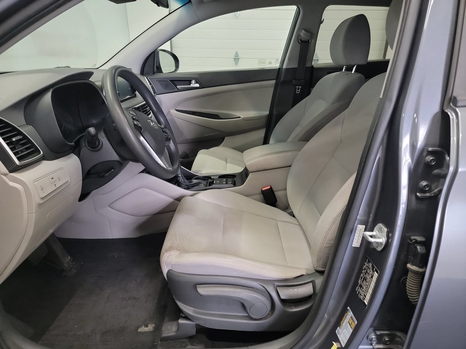 Used 2019 Coliseum Gray Hyundai SE image 11
