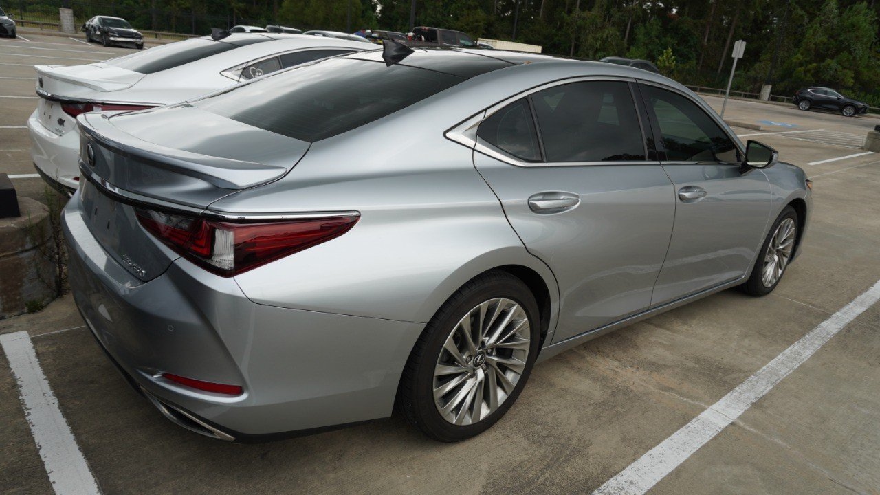 Certified Used 2022 Silver Lexus ES 350 Ultra Luxury image 5