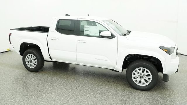New 2026 White Toyota SR5 image 17